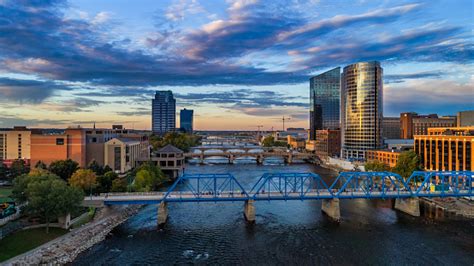 grand rapids city pay it.